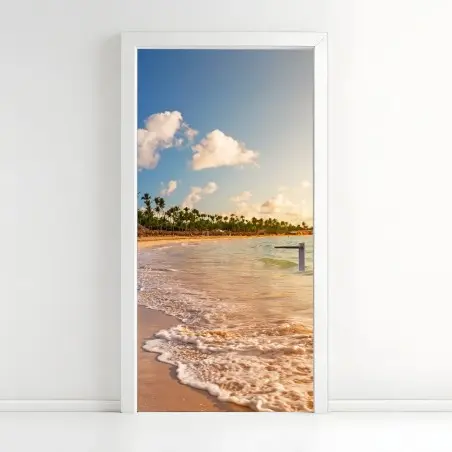 Türaufkleber tropischer sonnenuntergang am strand mit palmensilhouetten – Pixers®
