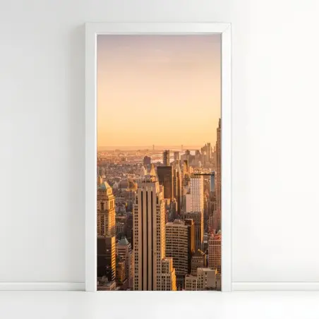 Türaufkleber goldener sonnenuntergang über der skyline von New York – Pixers®