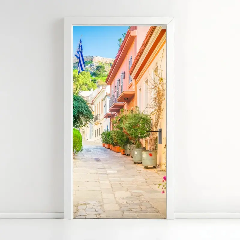 Türaufkleber sonnige griechische gasse mit bougainvillea