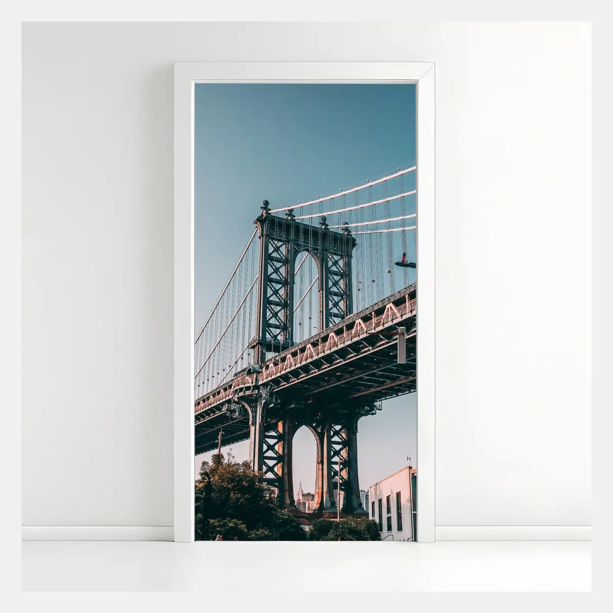 Türaufkleber Manhattan brücke in urbaner perspektive – Pixers®
