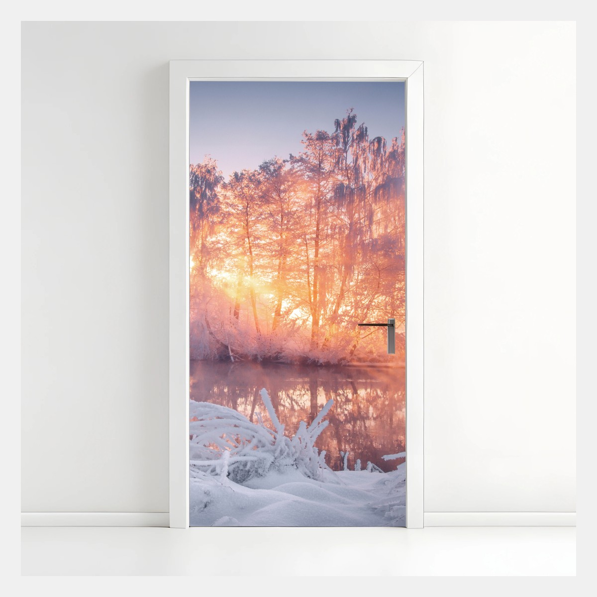Türaufkleber winterlicher sonnenaufgang über zugefrorenem fluss – Pixers®