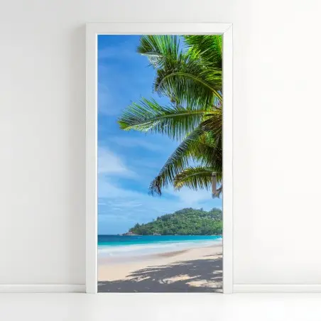 Türaufkleber tropischer strand mit palmen und segelboot – Pixers®