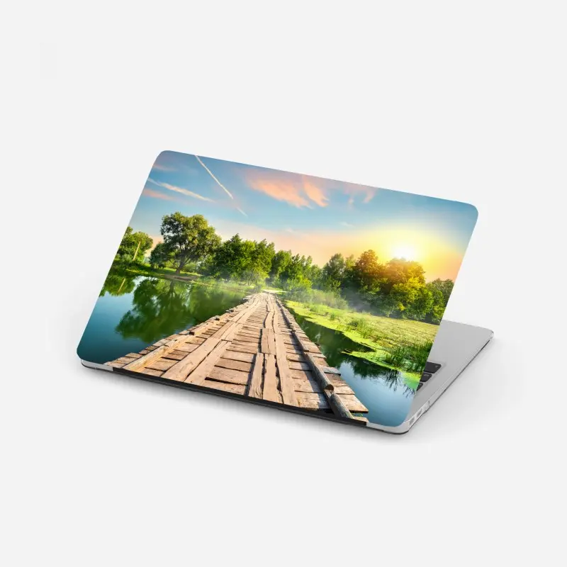 Laptop-Aufkleber sonnige hölzerne brücke über ruhigen see