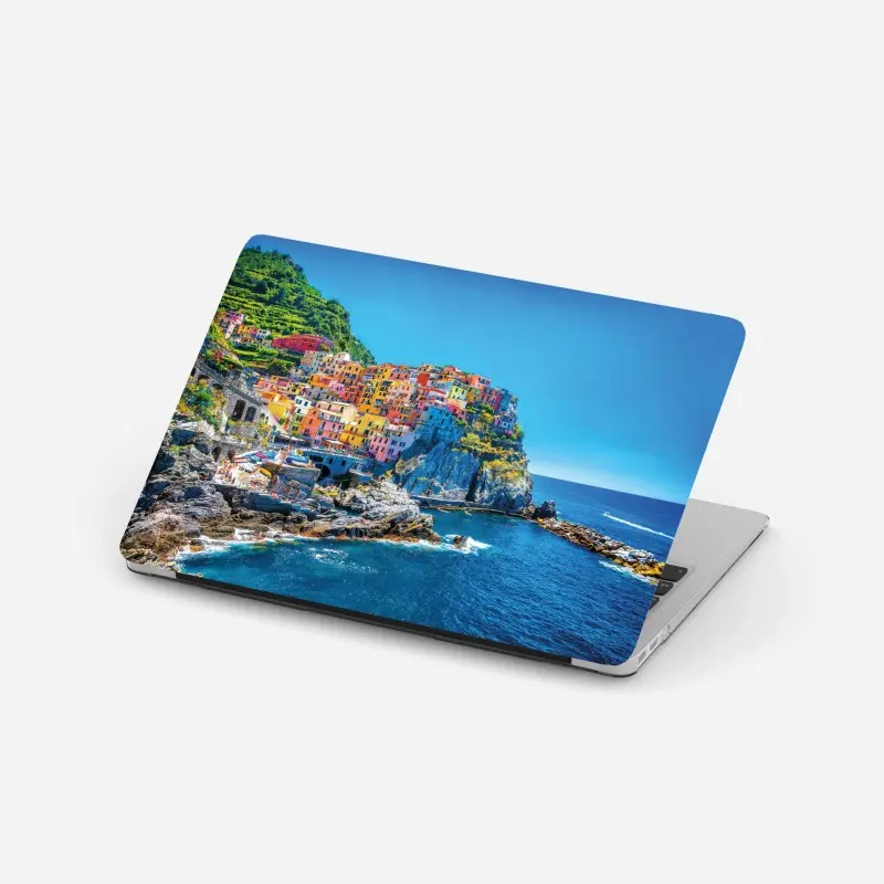 Laptop-Aufkleber buntes mediterranes kliffdorf am meer