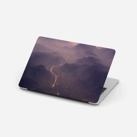 Laptop-Aufkleber nebliges pastell bergtal – Pixers®
