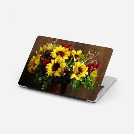 Laptop-Aufkleber herbstlicher sonnenblumenstrauß vor holzhintergrund – Pixers®