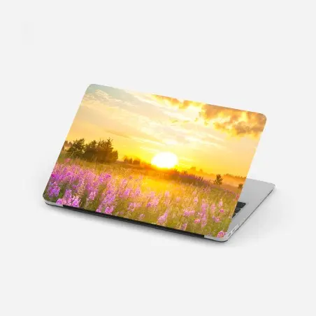 Laptop-Aufkleber sonnenaufgang über violetter wildblumenwiese – Pixers®