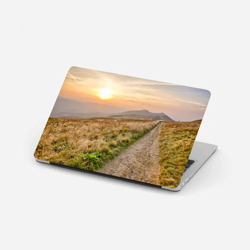 Laptop-Aufkleber wanderpfad bei sonnenuntergang in Bieszczady