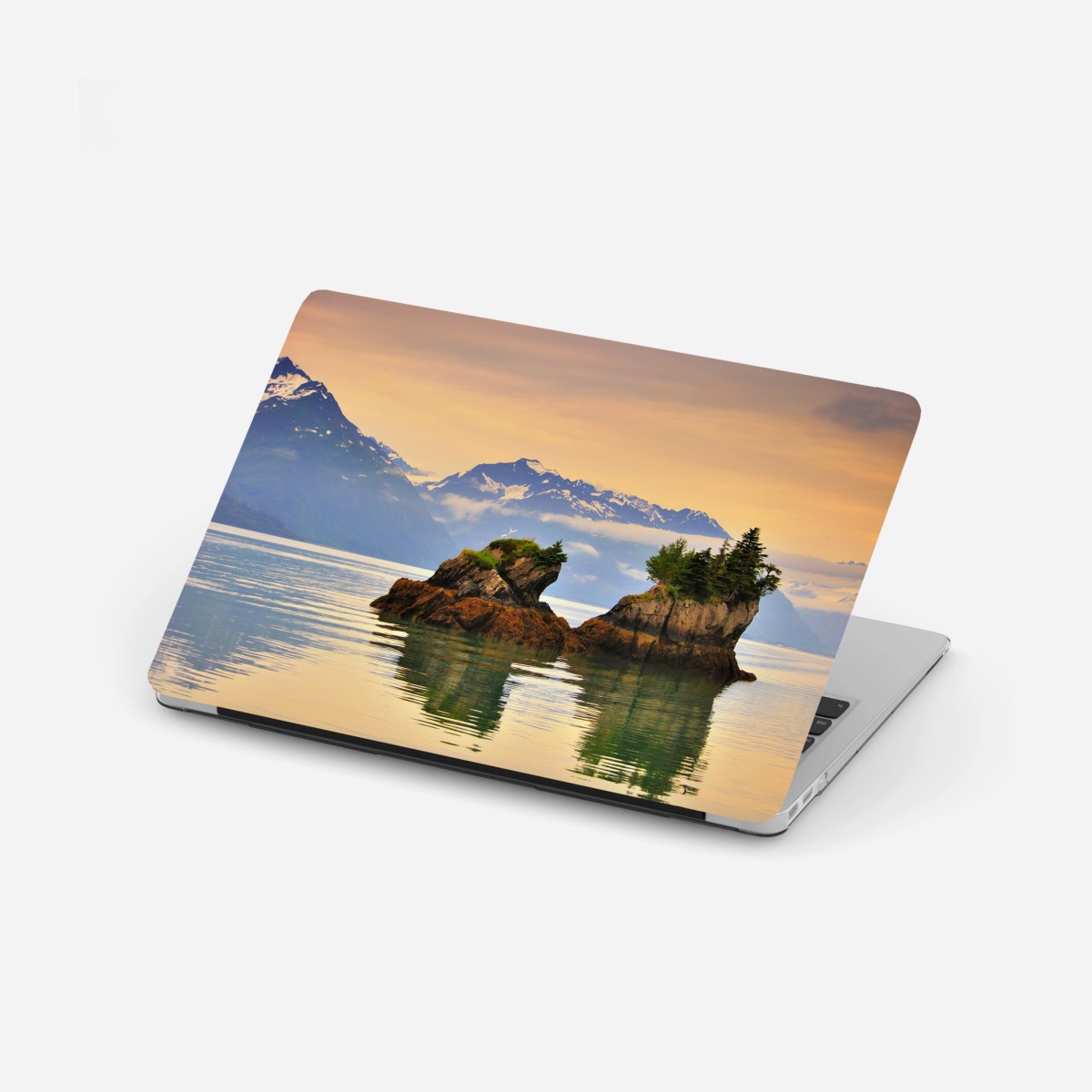 Laptop-Aufkleber ruhige inselspiegelungen bei sonnenuntergang – Pixers®