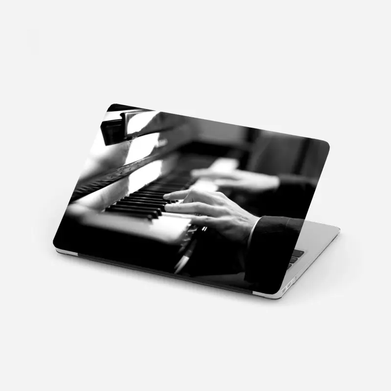 Laptop-Aufkleber intime hände auf klaviertasten in monochrom