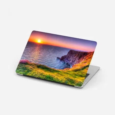 Laptop-Aufkleber sonnenuntergang über zerklüfteten küstenklippen – Pixers®