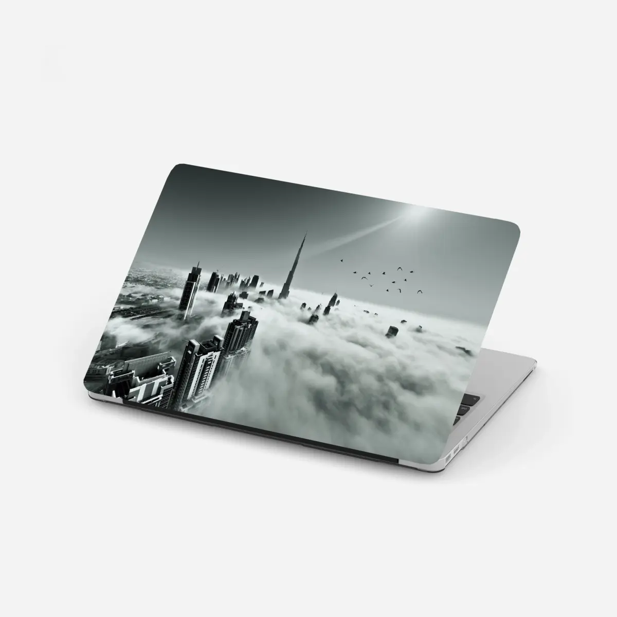 Laptop-Aufkleber neblige skyline von Dubai über den wolken – Pixers®