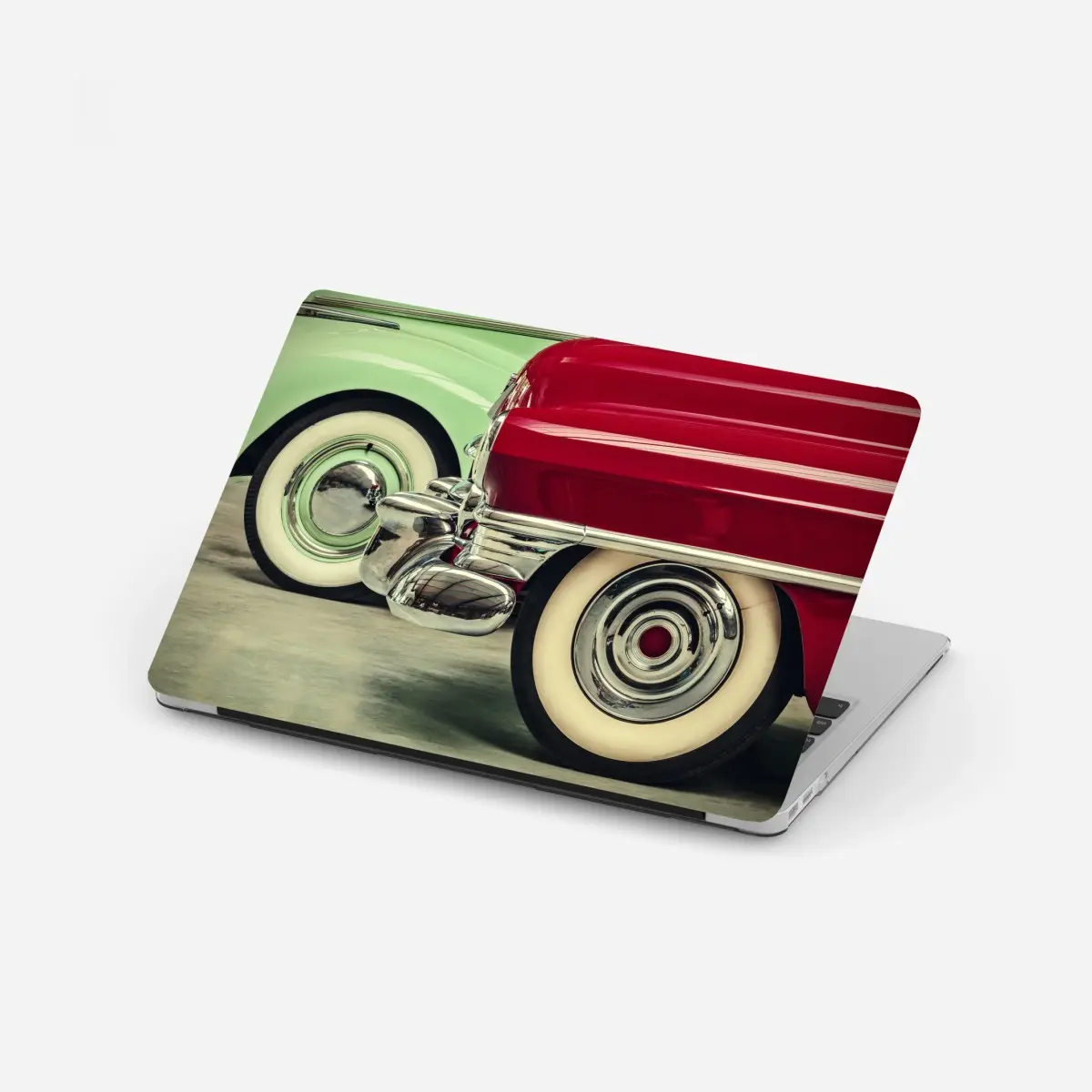 Laptop-Aufkleber nahaufnahme klassischer autos in rot und mint – Pixers®