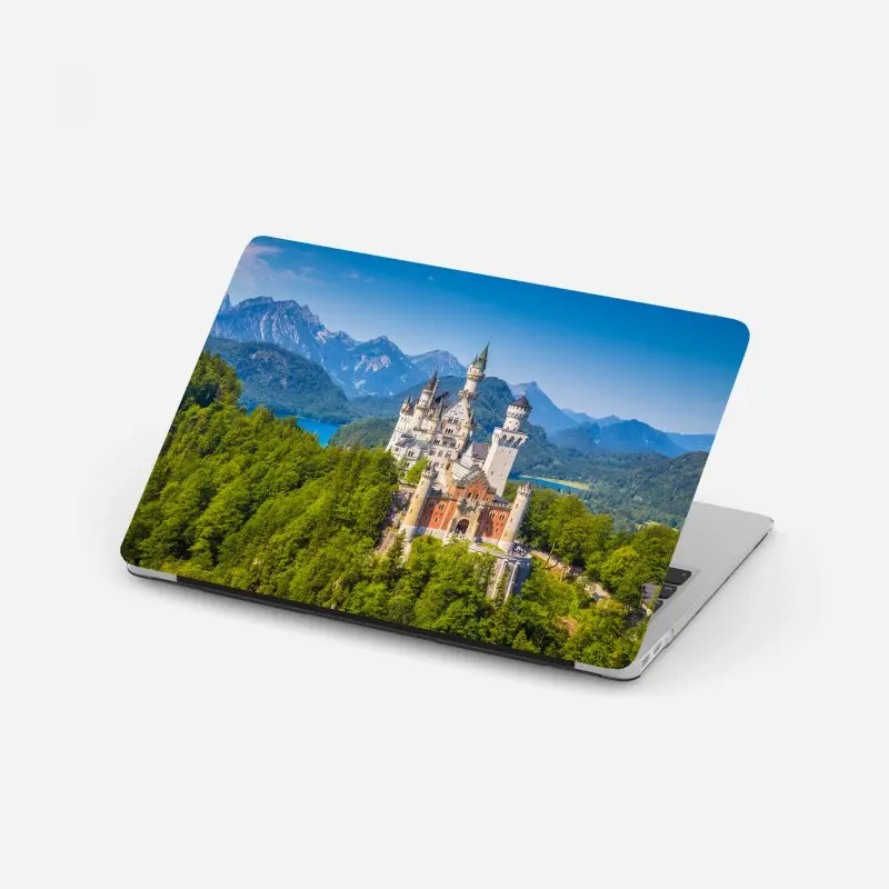 Laptop-Aufkleber schloss Neuschwanstein in alpiner landschaft