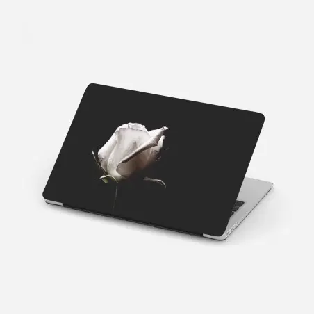 Laptop-Aufkleber weiße rose vor schwarzem hintergrund – Pixers®
