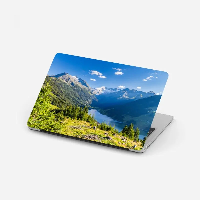 Laptop-Aufkleber ruhiges tal mit alpensee