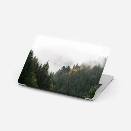Laptop-Aufkleber nebliger bergwald im dunst – Pixers®