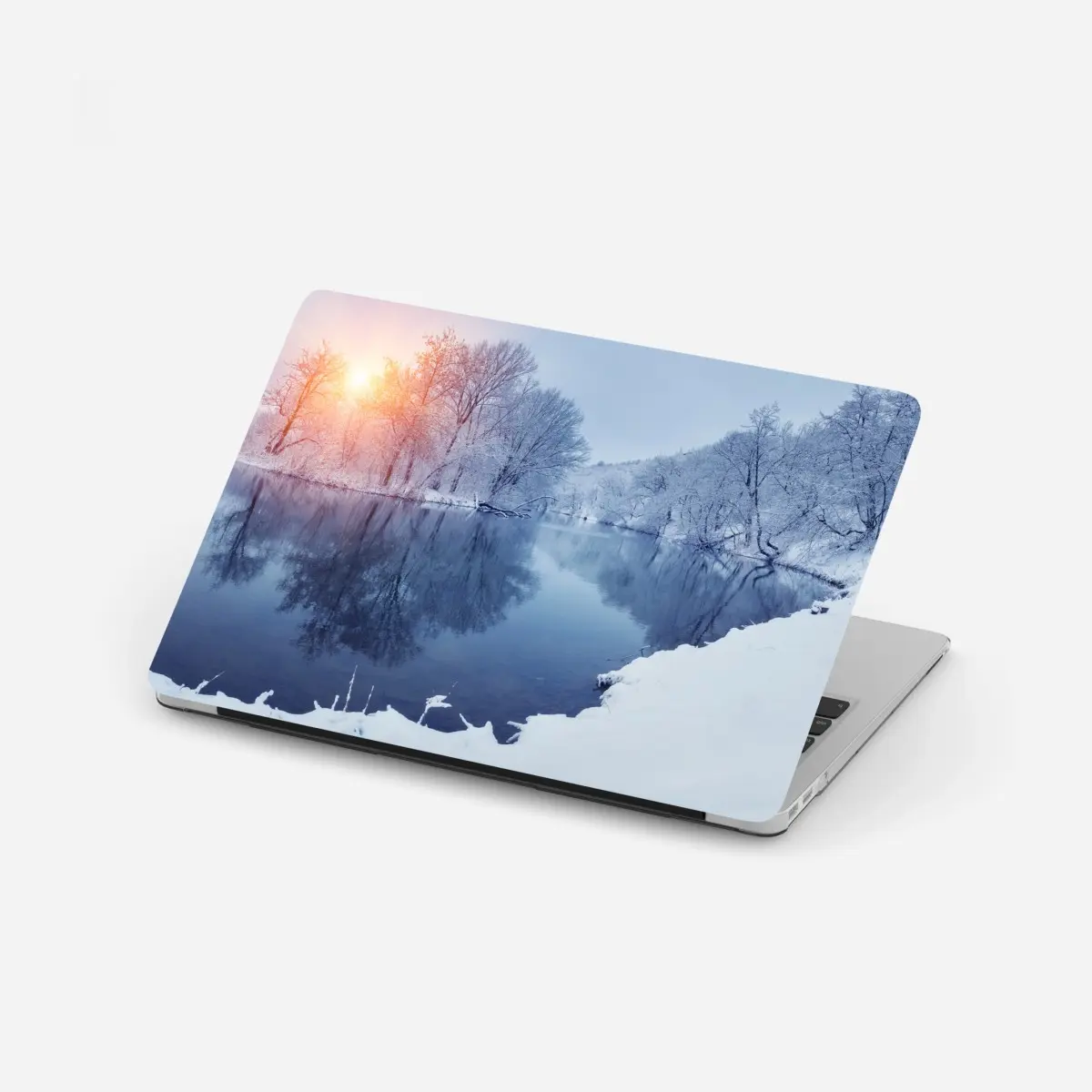 Laptop-Aufkleber winterliche flusslandschaft bei sonnenuntergang – Pixers®
