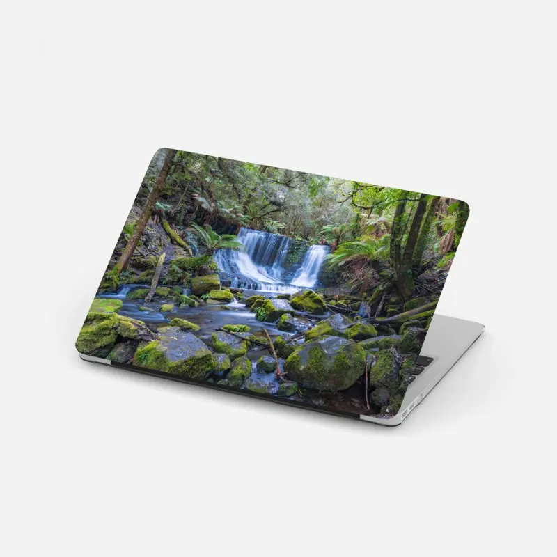 Laptop-Aufkleber friedlicher waldwasserfall
