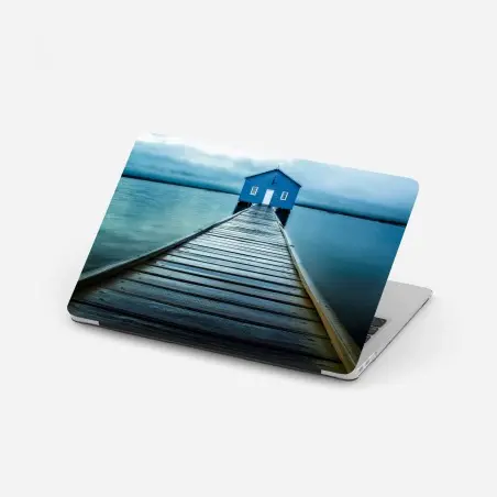 Laptop-Aufkleber blaues bootshaus am ende des stegs – Pixers®