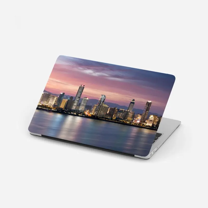 Laptop-Aufkleber ruhige stadtskyline bei dämmerung