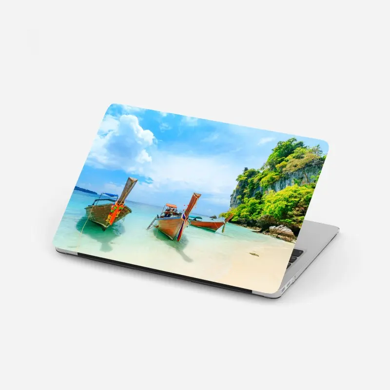 Laptop-Aufkleber longtail-boote am türkisfarbenen strand von Phuket