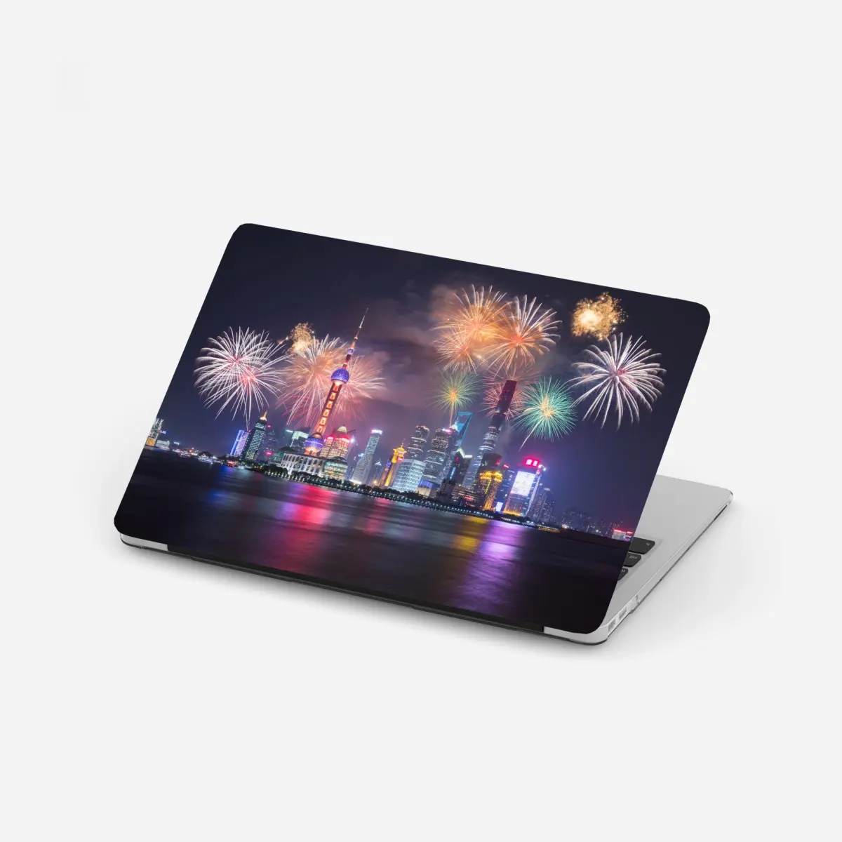 Laptop-Aufkleber Shanghai skyline mit feuerwerk über dem Huangpu – Pixers®