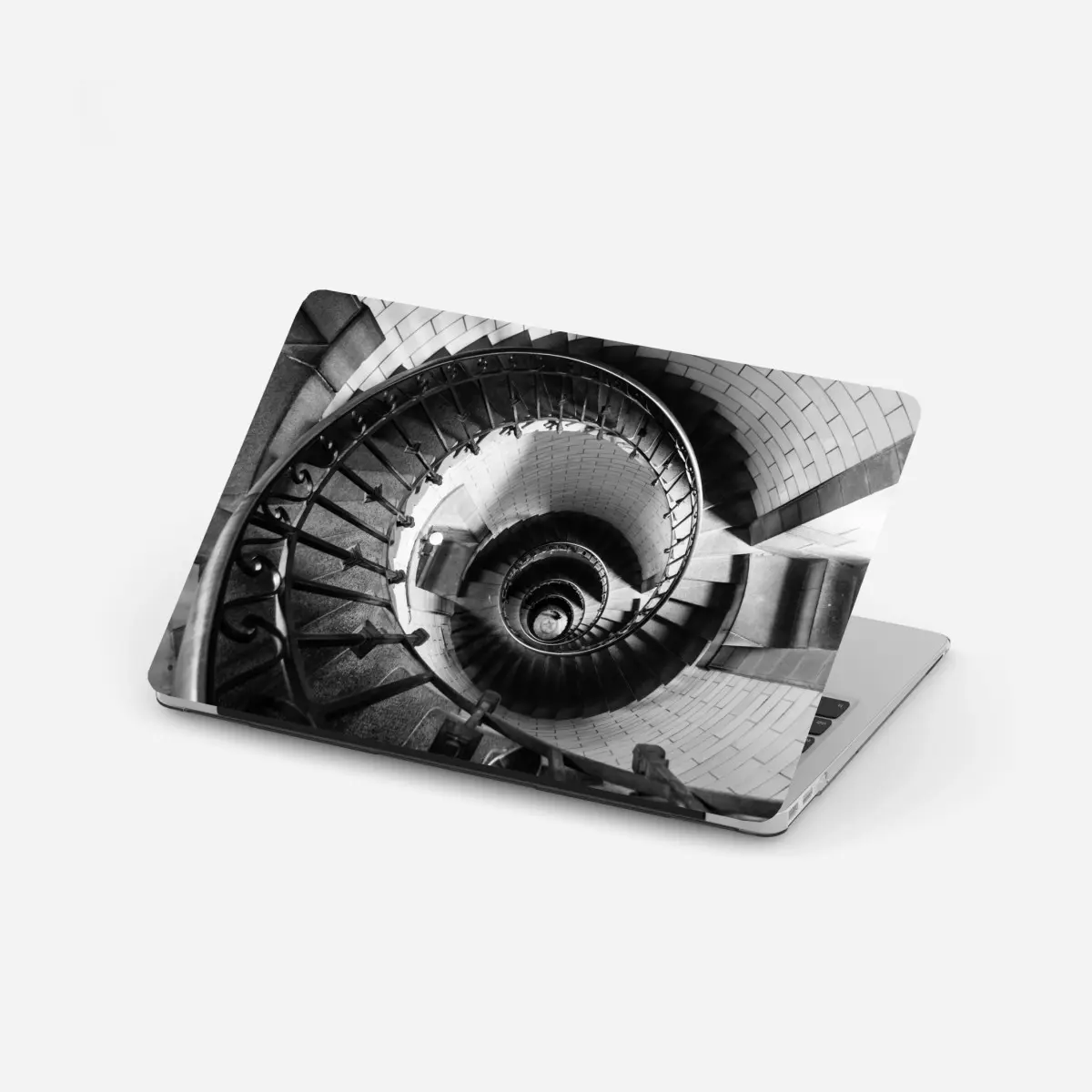 Laptop-Aufkleber spiraltreppe in monochromer perspektive – Pixers®