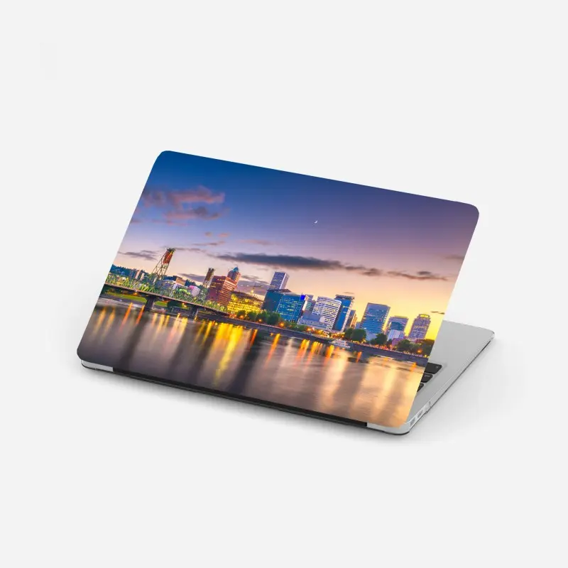 Laptop-Aufkleber Portland skyline in der dämmerung über dem Willamette