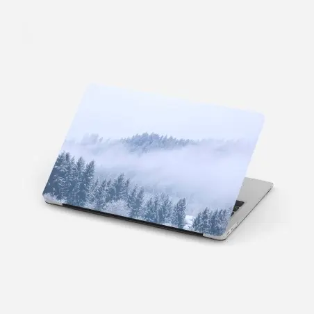 Laptop-Aufkleber winternebel über nadelwald – Pixers®