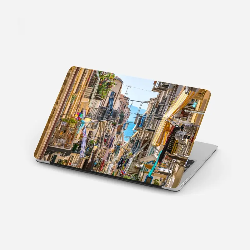Laptop-Aufkleber sonnige gasse mit meerblick und balkonen