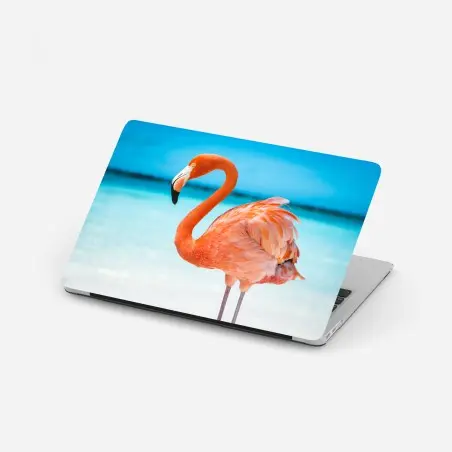 Laptop-Aufkleber leuchtender rosa flamingo am türkisfarbenen strand – Pixers®