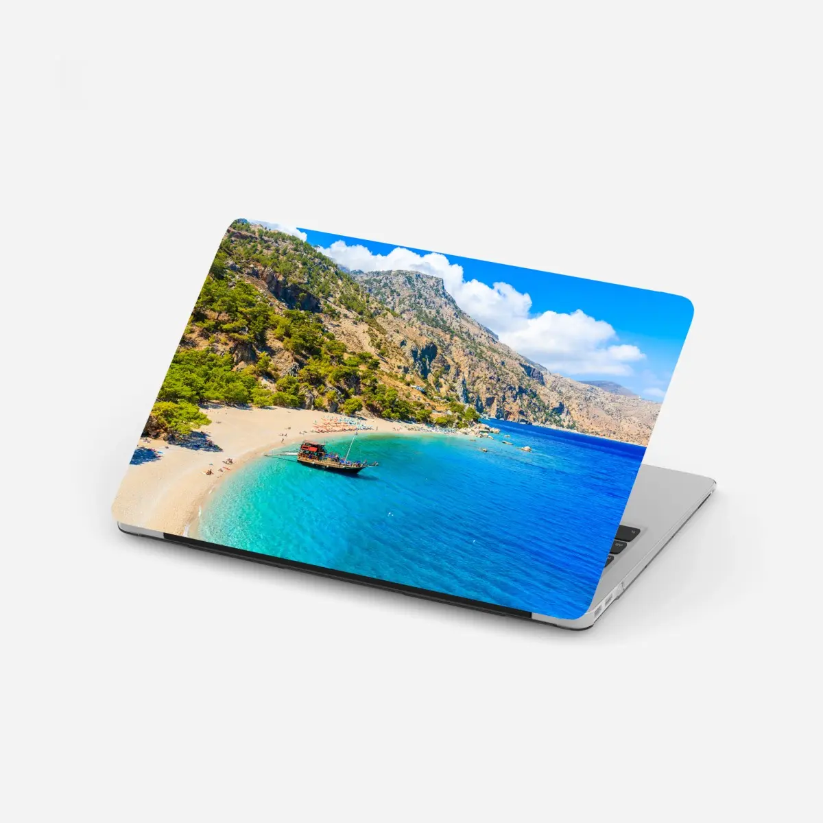 Laptop-Aufkleber segelboot am Apella strand, Karpathos – Pixers®