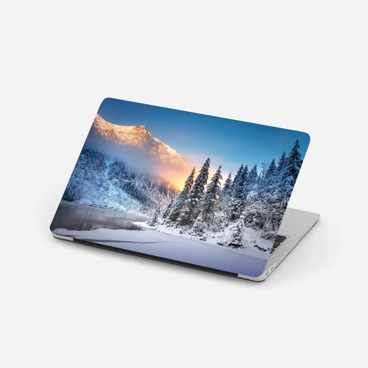Laptop-Aufkleber winterlicher sonnenaufgang am Morskie Oko – Pixers®