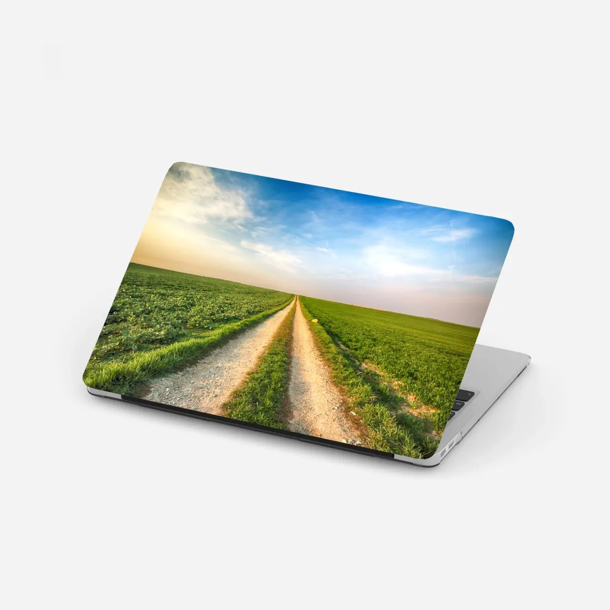 Laptop-Aufkleber feldweg durch grüne felder – Pixers®