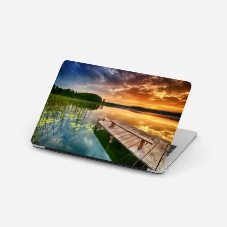 Laptop-Aufkleber goldener sonnenaufgang über ruhigem see – Pixers®