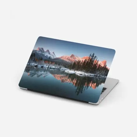 Laptop-Aufkleber bergspiegelung im morgendlichen glühen – Pixers®