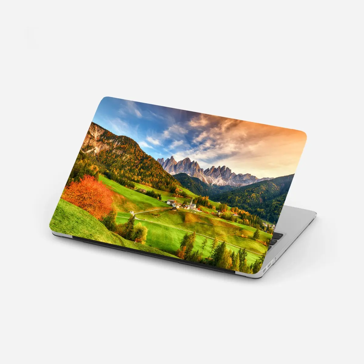 Laptop-Aufkleber herbstlicher sonnenuntergang über Santa Maddalena, Dolomiten – Pixers®
