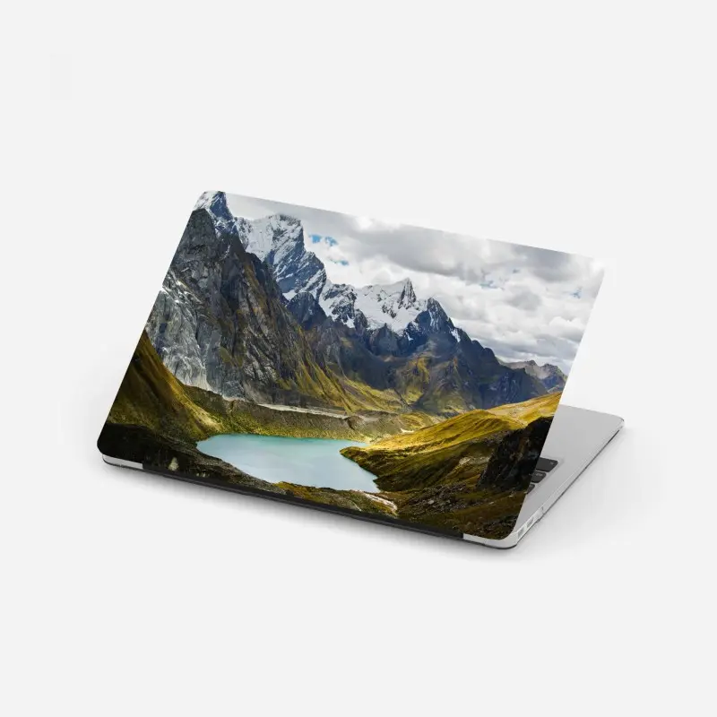 Laptop-Aufkleber türkisblauer bergsee unter schneegipfeln