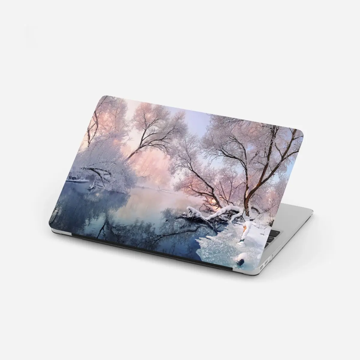 Laptop-Aufkleber ruhige winterlandschaft am fluss – Pixers®
