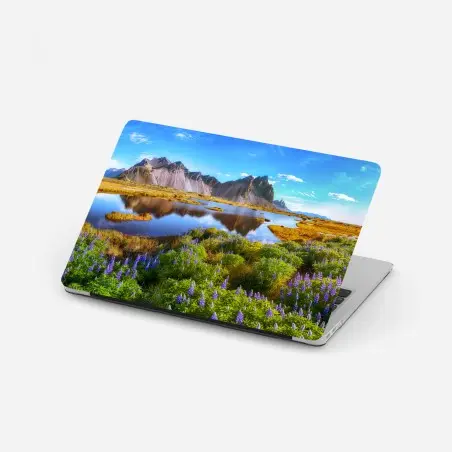 Laptop-Aufkleber lebendige lupinenwiesen bei Vestrahorn, Island – Pixers®