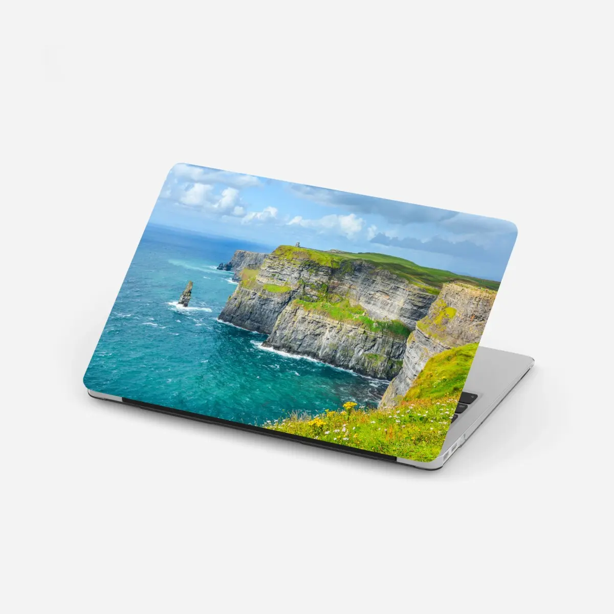 Laptop-Aufkleber dramatische küstenklippen mit meerblick – Pixers®