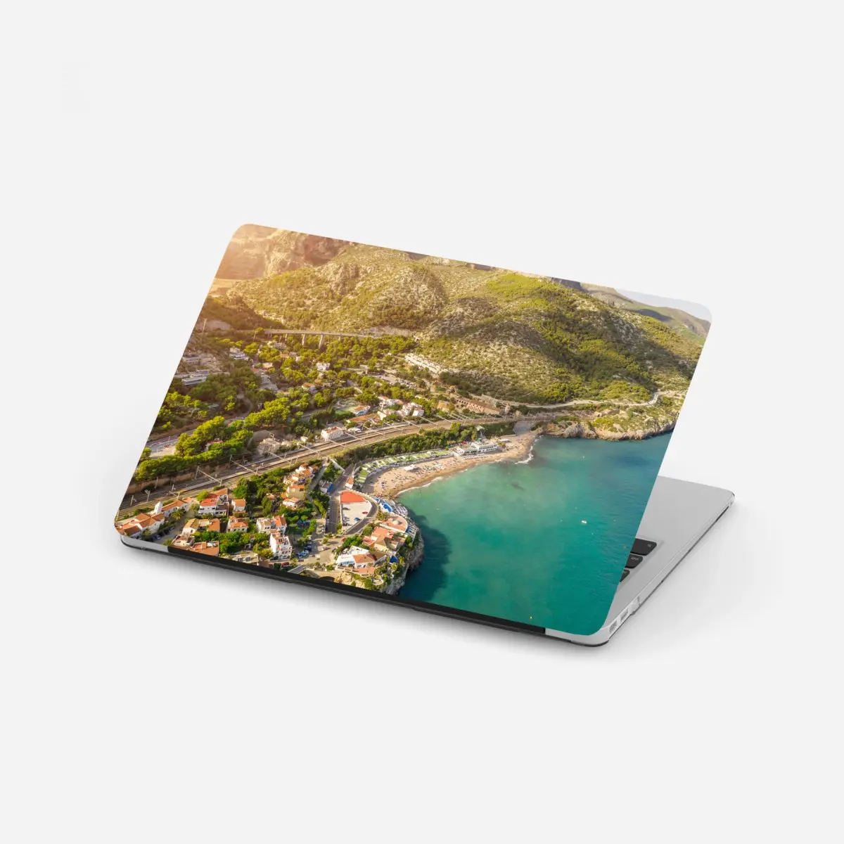 Laptop-Aufkleber türkise küstenlandschaft aus der vogelperspektive – Pixers®