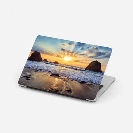 Laptop-Aufkleber sonnenuntergang an der felsigen küste – Pixers®