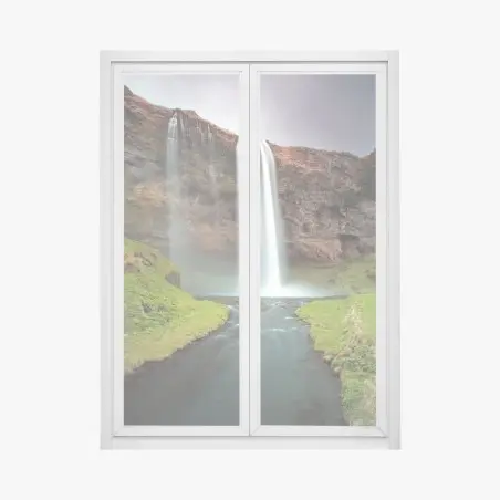 Fensteraufkleber nebeliger wasserfall im üppigen tal – Pixers®
