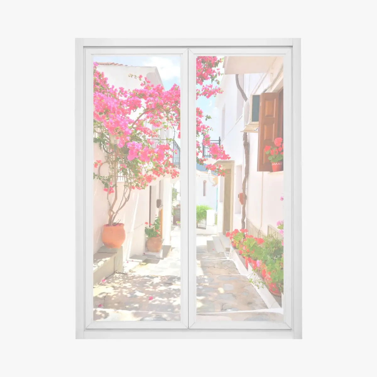 Fensteraufkleber sonnige mediterrane gasse mit bougainvillea – Pixers®