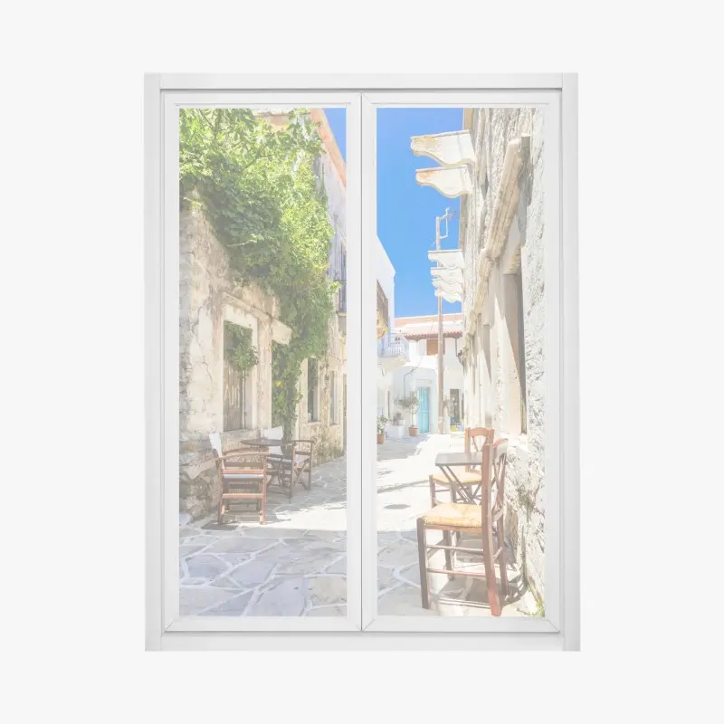 Fensteraufkleber sonnenbeschienene mediterrane gasse mit caféstühlen