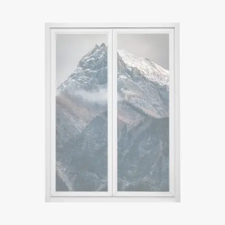 Fensteraufkleber dramatischer alpiner gipfel im nebel – Pixers®