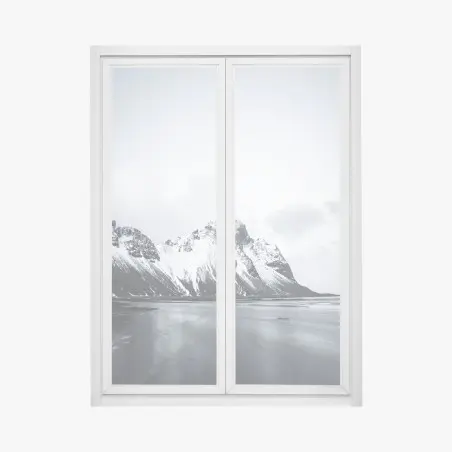 Fensteraufkleber ruhige schneebedeckte berglandschaft am meer – Pixers®
