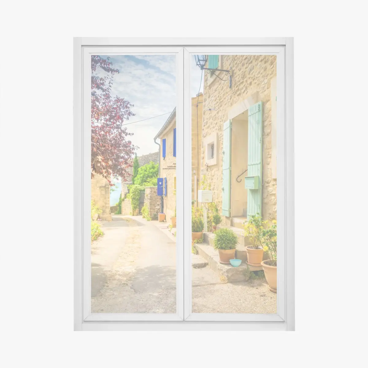 Fensteraufkleber sonnenbeschienene dorfstraße mit steinhäusern und bunten fensterläden – Pixers®